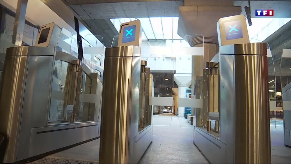 À peine installés, les portiques de la SNCF déraillent